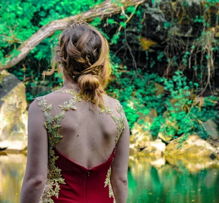 Retrato · junto al río